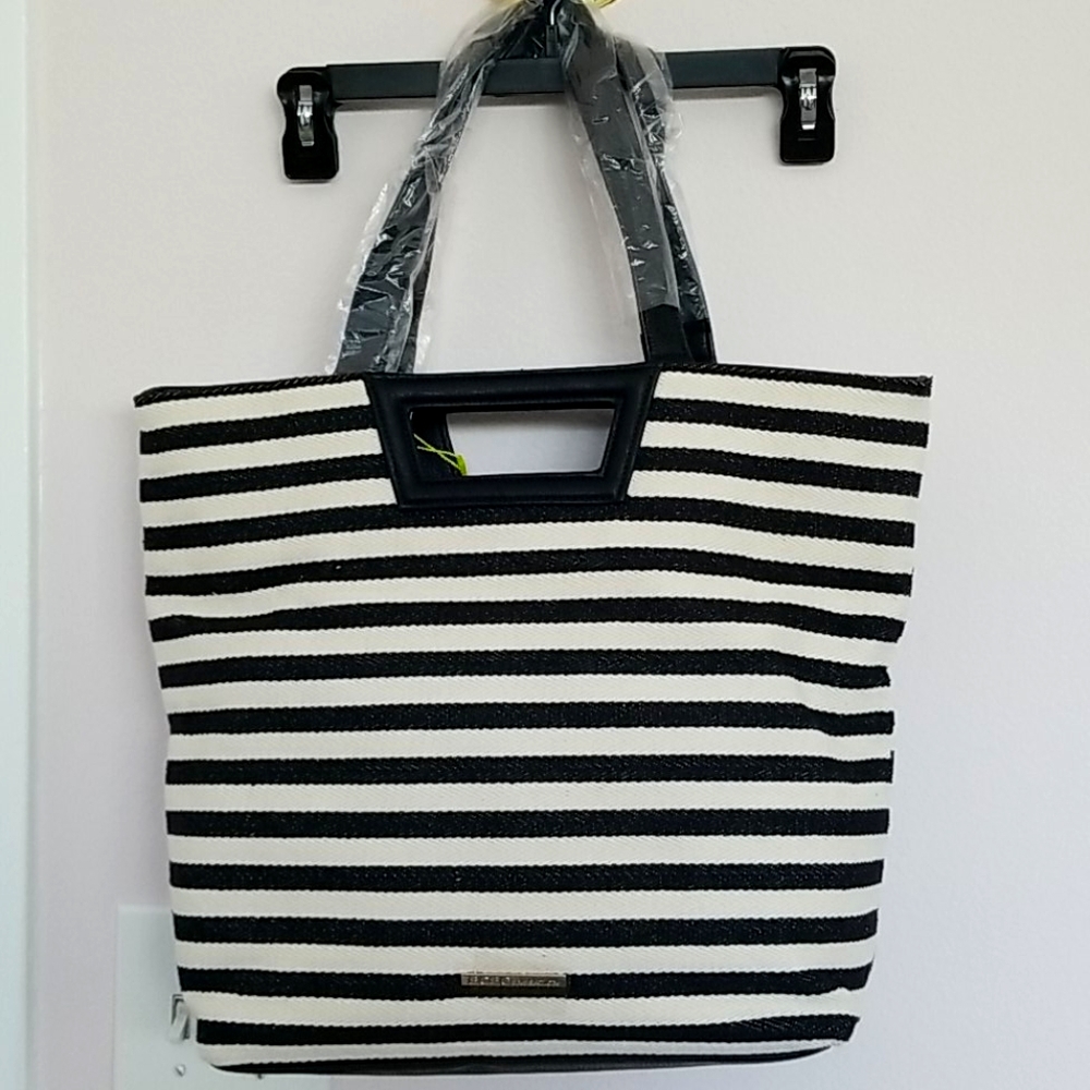 New BCBGeneration Tote Handbag BCBGMaxAzaria Scarf